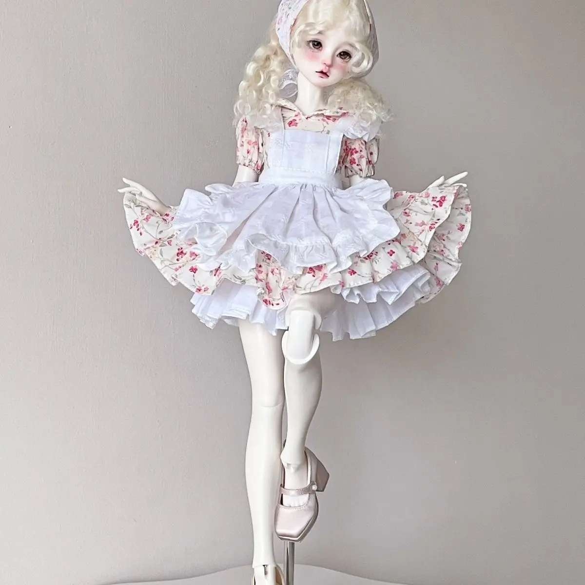 1/4 poppenkleding pak voor 45 cm bjd pop (buste 19 cm) rok + schort + rok ondersteuning + hoofddoek speelgoed aankleedpop accessoires, geen pop