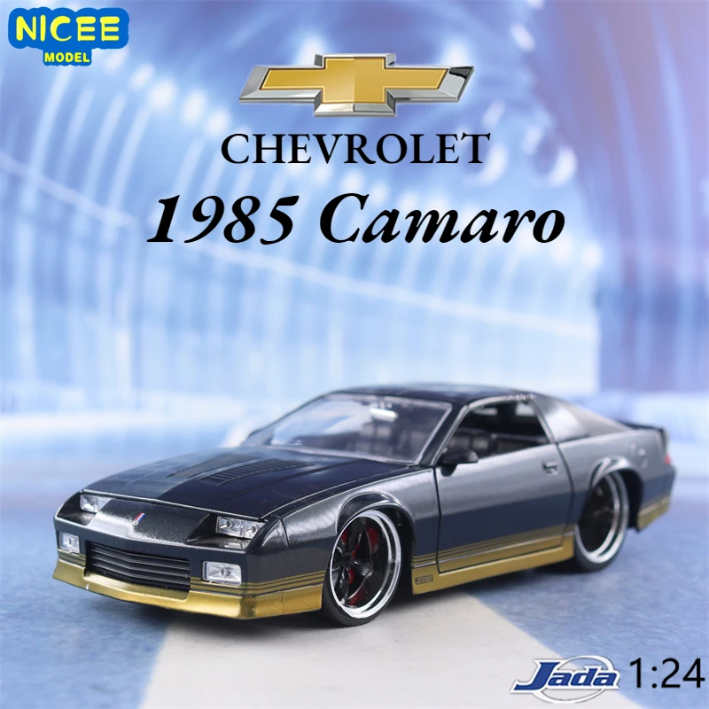 

1:24 1985 CHEVY Camaro High Simulation Diecast Car Metal Alloy Model Car Children's toys collection gifts J276