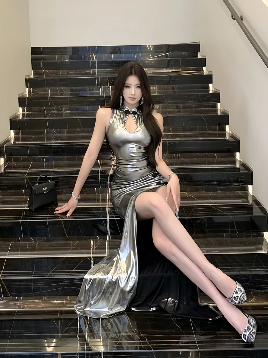 ReddaChic فضي سبليت فستان طويل المرأة الصينية شيونغسام معدنية قطع أكمام ذيل السمكة Bodycon حفلة الصيف Y2k الملابس