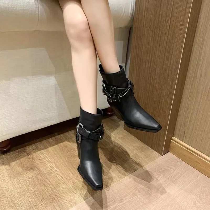 Belt Buckle Women Short Boots Squared Toe Genuine Laether Cool Fashion Designer Luxury Cowboy Knight Booties New Retro Shoe