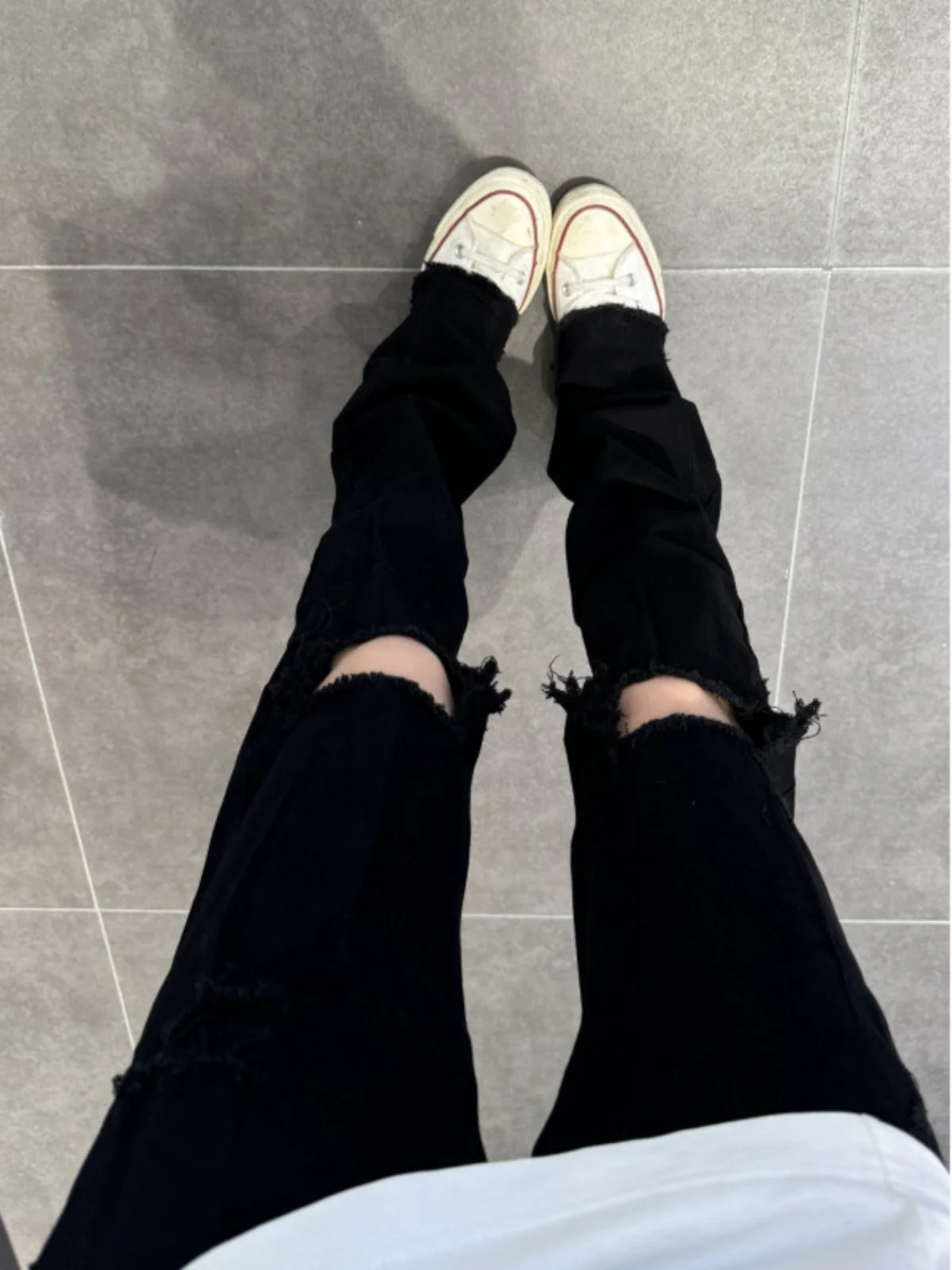 

Мужские джинсы Pure Bla: прямые, зауженные, в стиле High Street, с эластичными вставками и вырезами, повседневные, молодежные, летние, из денима