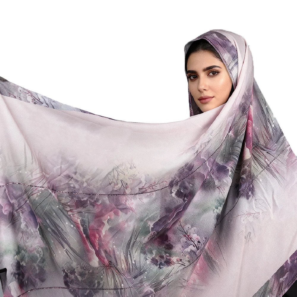 Luxuriöser Hijab mit Strassbesatz, rosa Aquarell-Berg-Design auf weichem Chiffon, butterweicher Kopfbedeckung ​
