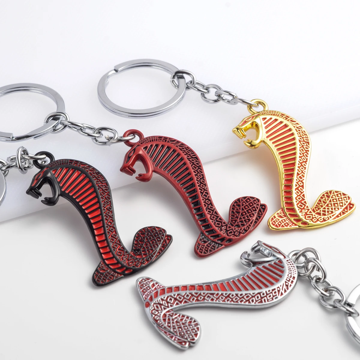 Car Keychain Snake Cobra Logo Metal Keyring Key Ring Holder For Ford GT Shelby Dodge Charge Jeep Motorcycle Accessories