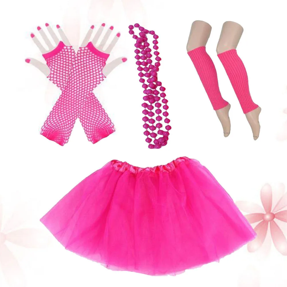 ชุดอุปกรณ์แต่งกายปาร์ตี้ยุค 80 จำนวน 4 ชิ้น ประกอบด้วย สร้อยคอลูกปัดสีชมพูนีออน ถุงมือตาข่ายแบบไม่มีนิ้ว กระโปรงลูกไม้แบบตูตู ผ้าคลุมขา สำหรับงานดิสโก้