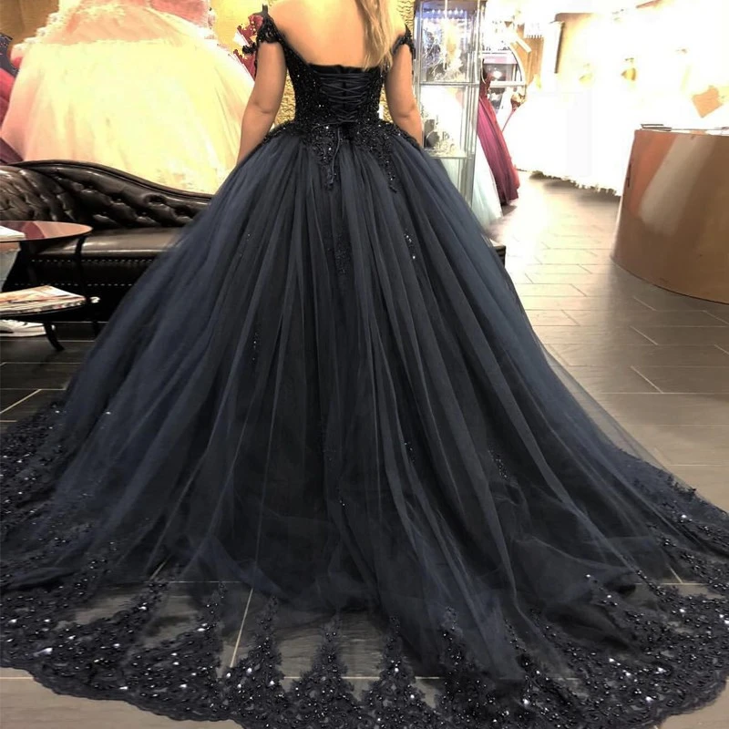 Abiti da sposa neri gotici per la sposa Applicazioni in pizzo con perline con spalle scoperte Abito da ballo vintage personalizzato Abito da sposa lungo