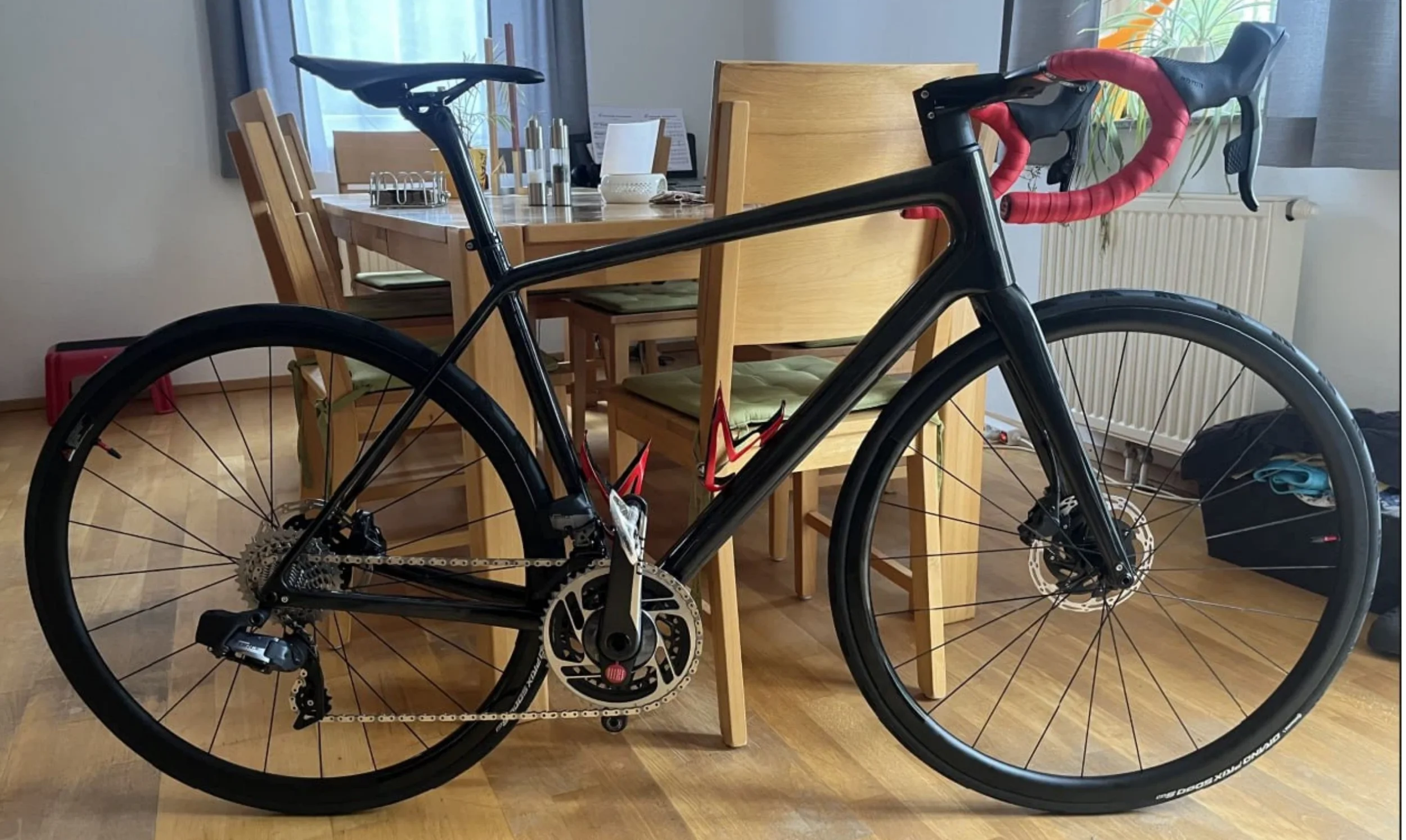 

Superlight Ultrlight Full Carbon Fiber T1100 Road Bike Frame Internal Routing Cable Lines only 580g with handlebar coffe red