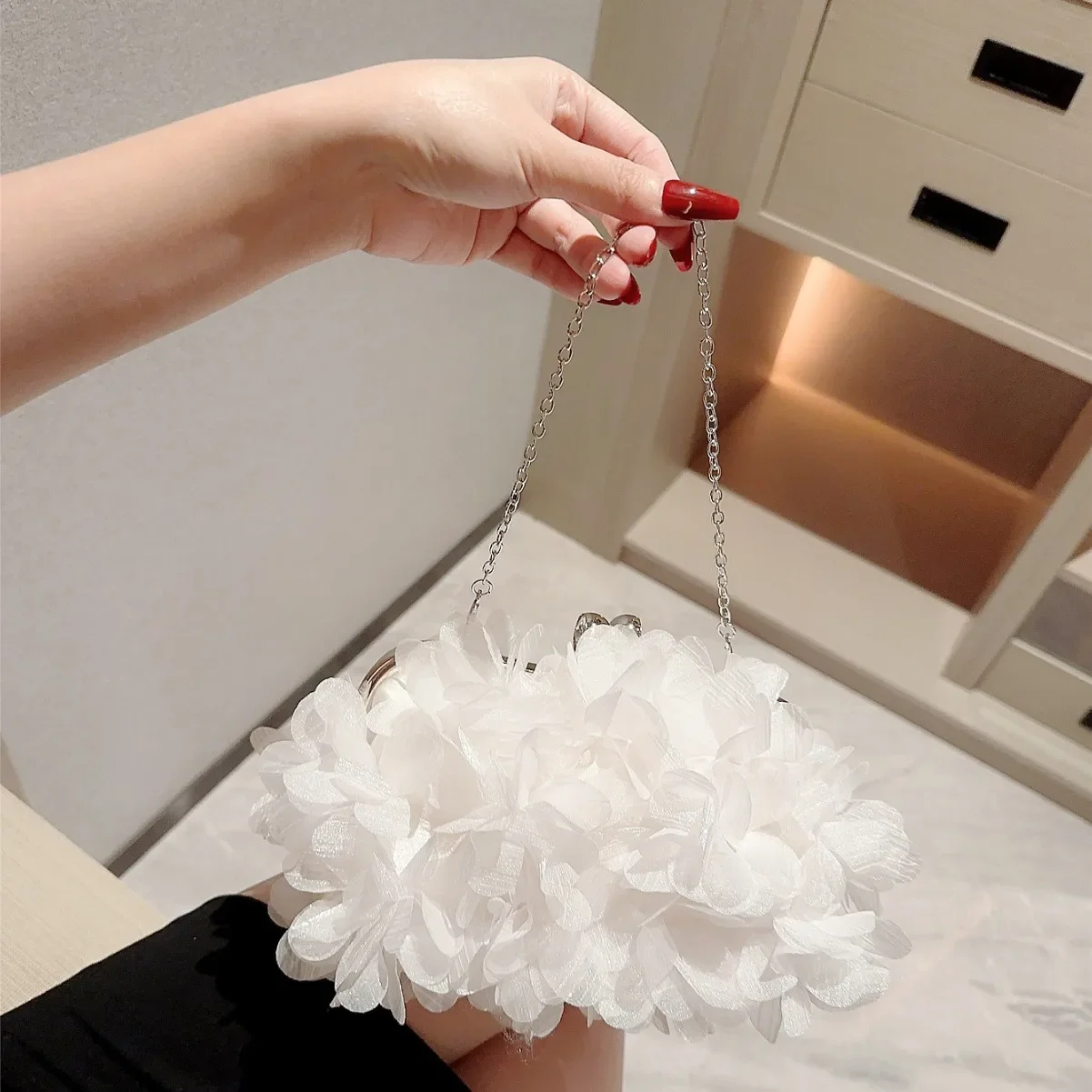 

White Petal Fairy Evening Bags Wedding Party Small Clutches For Women Fashion Silver Color Chain Handbag Banquet Ladies Tote bag