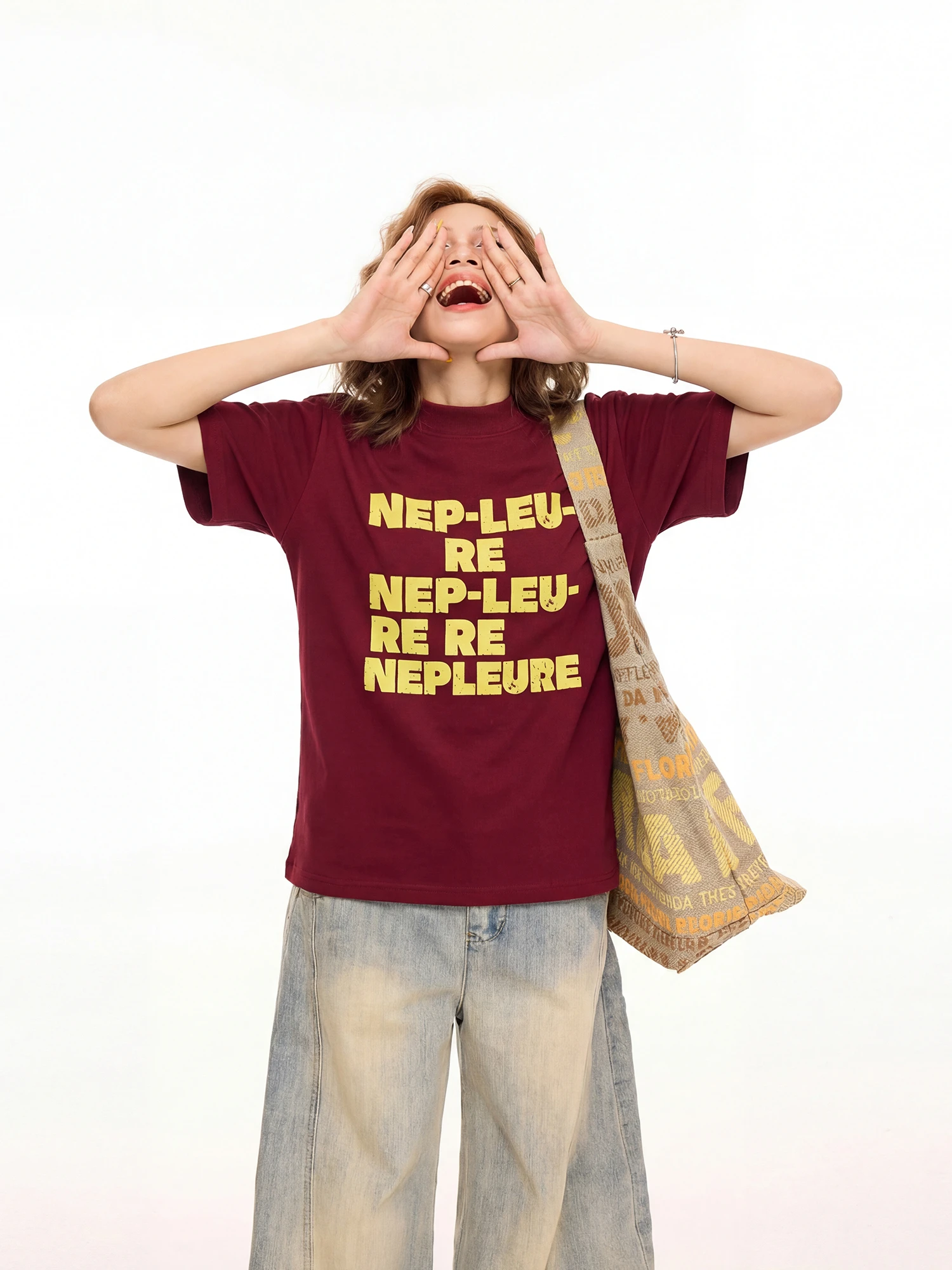 

Американская ретро-футболка с буквенным принтом, винно-красная, с коротким рукавом и высоким воротником, женская, летняя, повседневная, свободного кроя, с рукавом до плеча