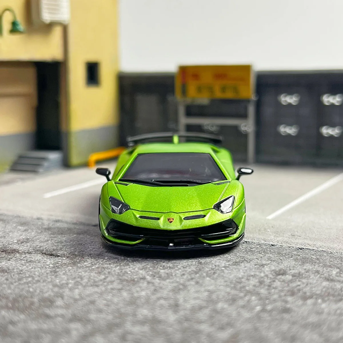 HH Toys 1:64 aventador svj  Sian diecast alloy car model Children's toys and gifts