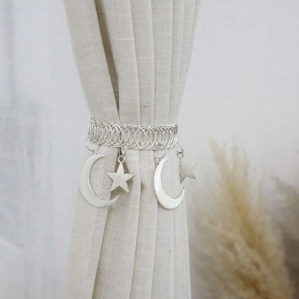 Vintage Sun, Moon, and Star Metal Curtain Clips, Decorative Starry Sky Curtain Clips with Pendants Antique Bronze Texture, Suitable for Window Decoration in Living Rooms and Bedrooms. Aesthetic Home Decor, Bohemian Witch-Style Room Ornaments, Great Gift Options.