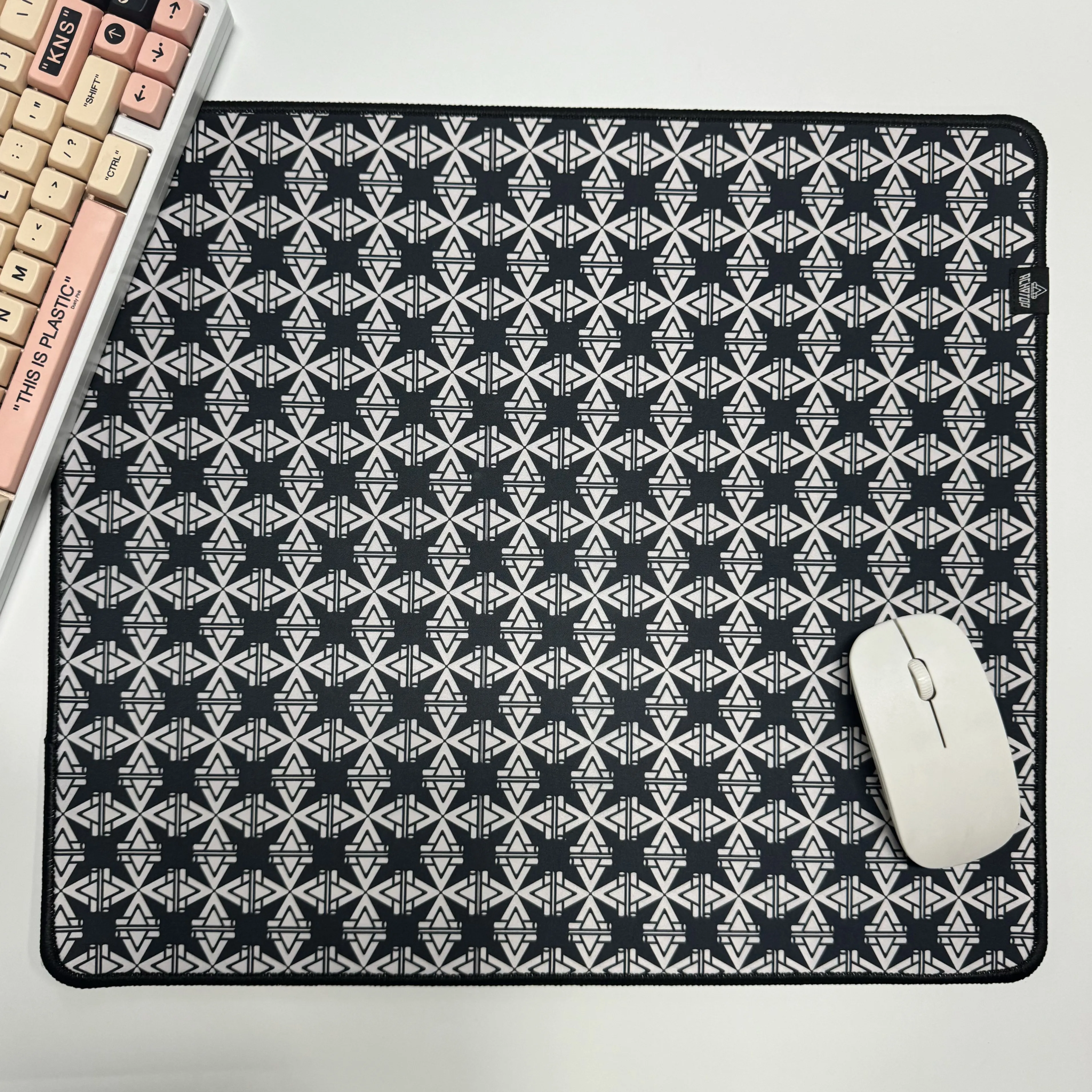 Strata Liquid Pattern Control Mousepad 40x45 Gaming Mouse Pad White Wave Geometry Mouse Mat Carpet Keyboard Pads Gamer Desk Mat