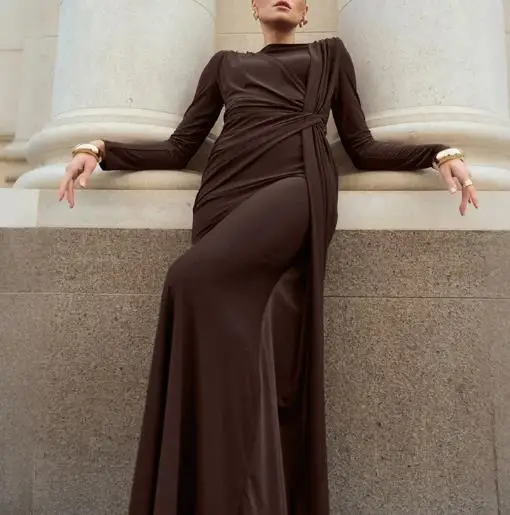 خريف جديد بلون تصميم أنيق ونحيف، تنورة طويلة معانقة الورك للنساء، فستان بأكمام طويلة بتصميم متقاطع مطوي