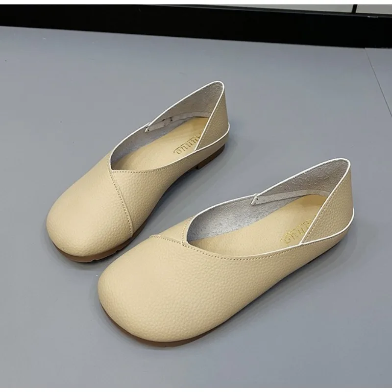 

Women's Slip on Leather Loafers Spring Autumn Ballet Shoes Ladies Casual Round Toe Cute Flats Nurse Shoes Sneakers Plus Size 43