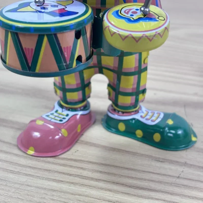 [Divertente] Collezione classica Orologio retrò Carica metallo Giocattolo di latta da passeggio Tamburo Clown batterista Robot Giocattoli meccanici regalo per bambini