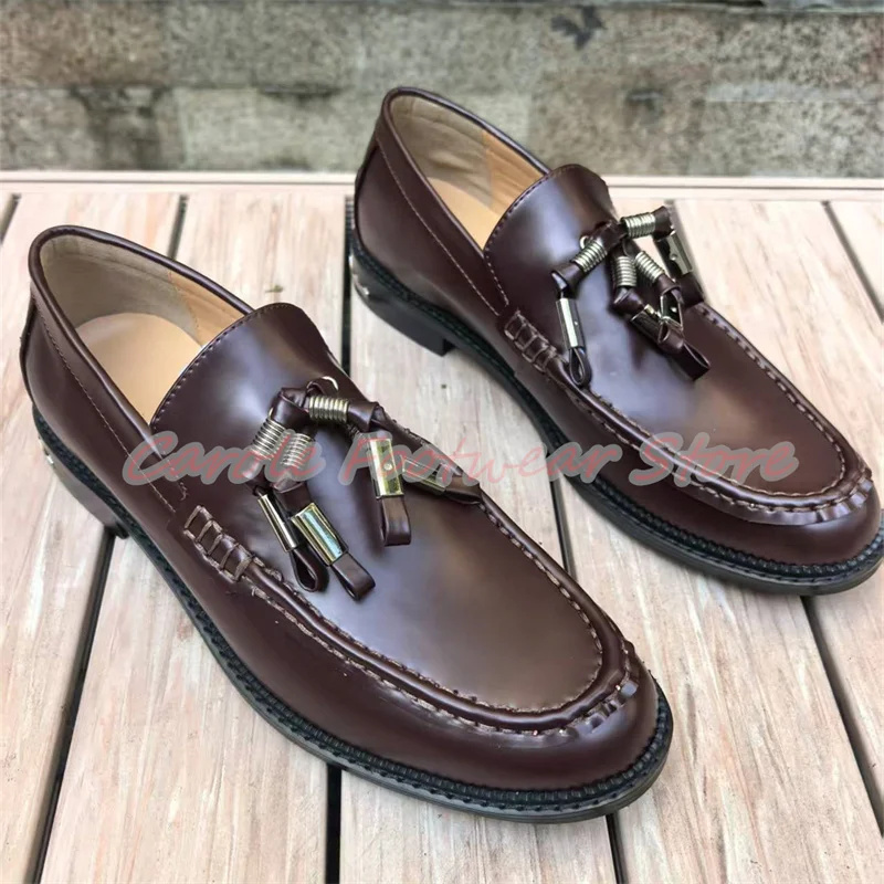

Fashion Tassel Metal Decor Chunky Heel Derby Shoes for Men Round Toe Slip-On Daily Comfortable Flats Male Business Dress Shoes