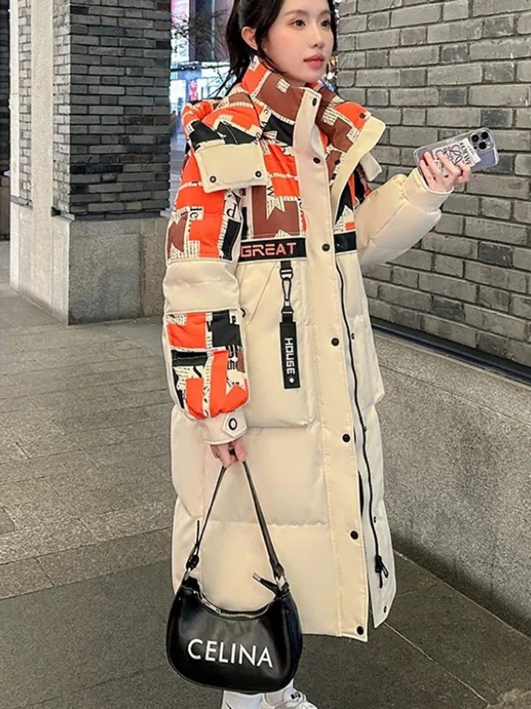 2025 Nuovo marchio alla moda Piumino color block da donna sopra il ginocchio sciolto spesso inverno colore contrastante e piumino sottile