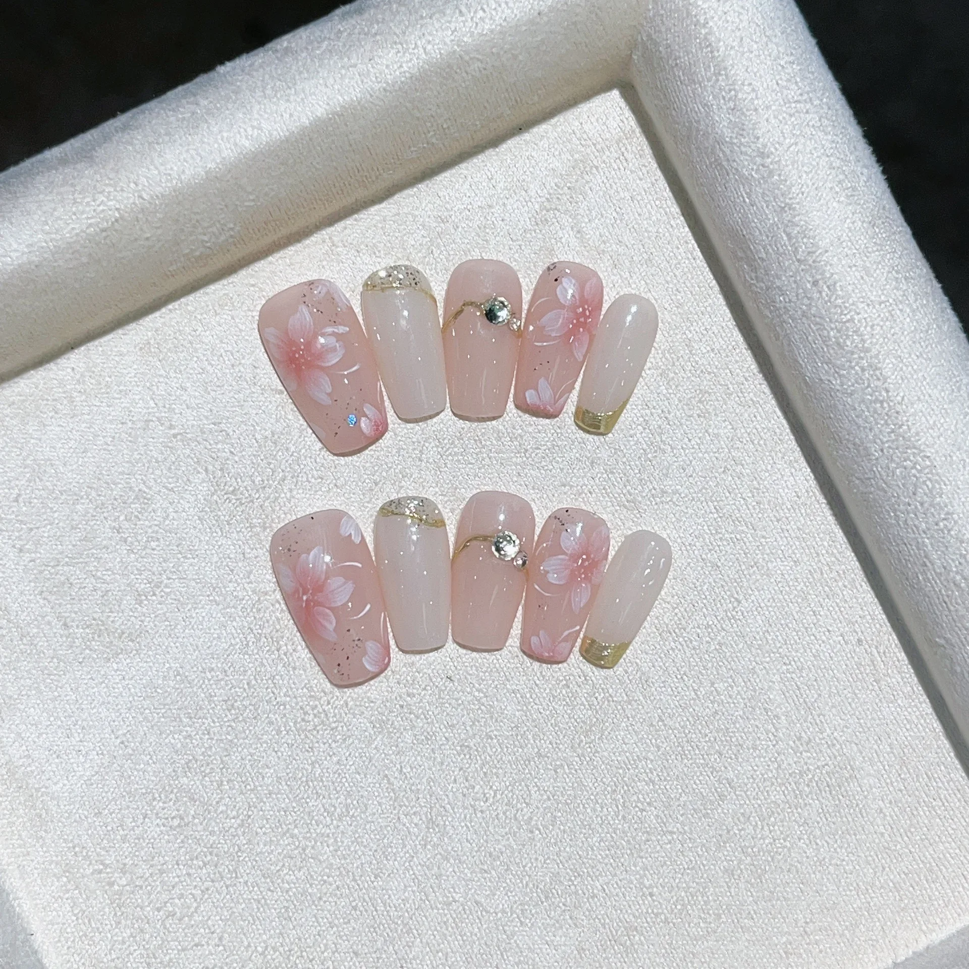 

10Pcs Pink Flowers Pattern Fake Nails Full Cover Hand-painted Elegant Ballet Press on Nails Detachable Fashion Finished Manicure