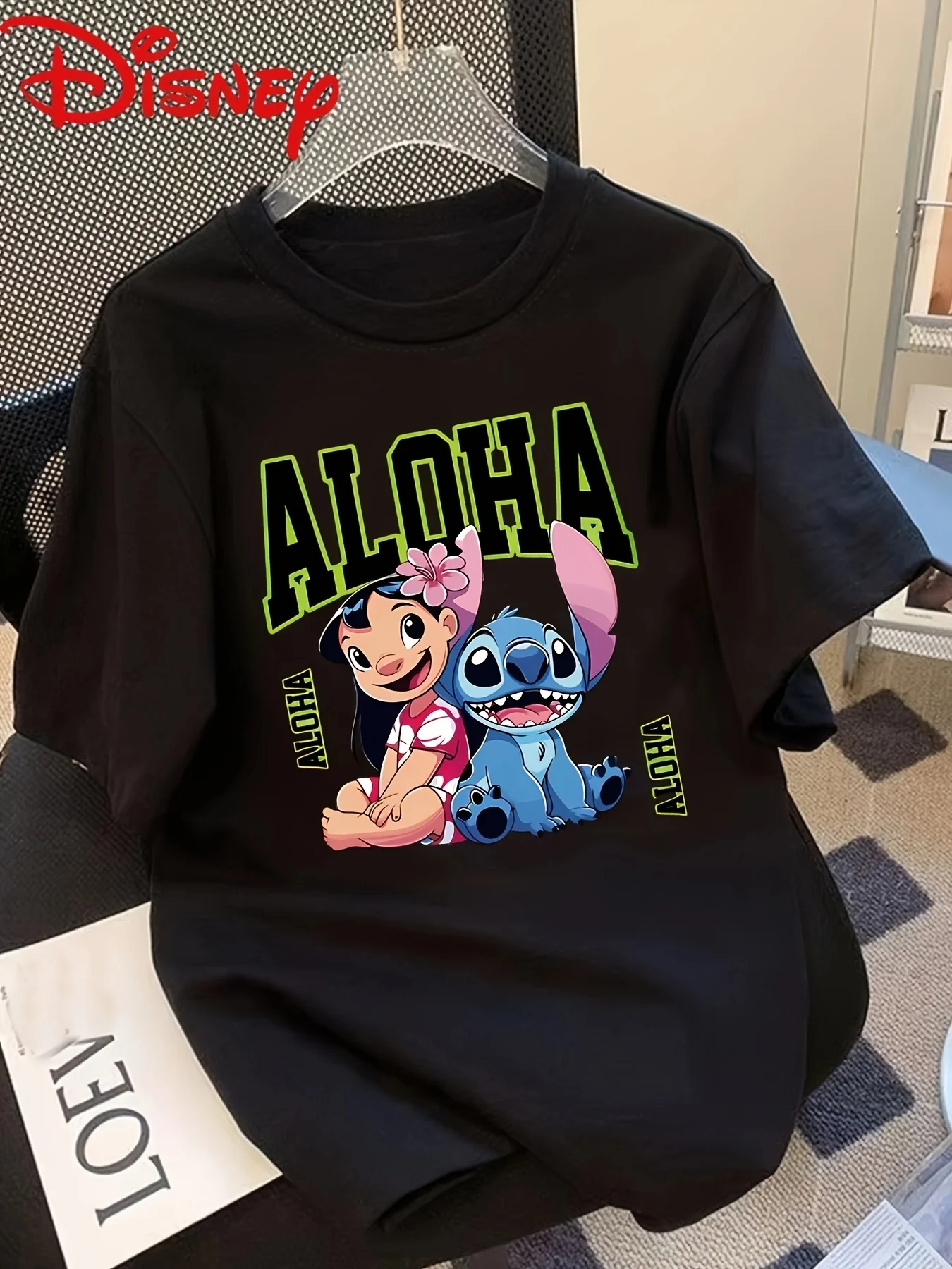 

2025 Женская повседневная удобная уникальная черная футболка с круглым вырезом и короткими рукавами с принтом Disney с уникальным улыбающимся лицом