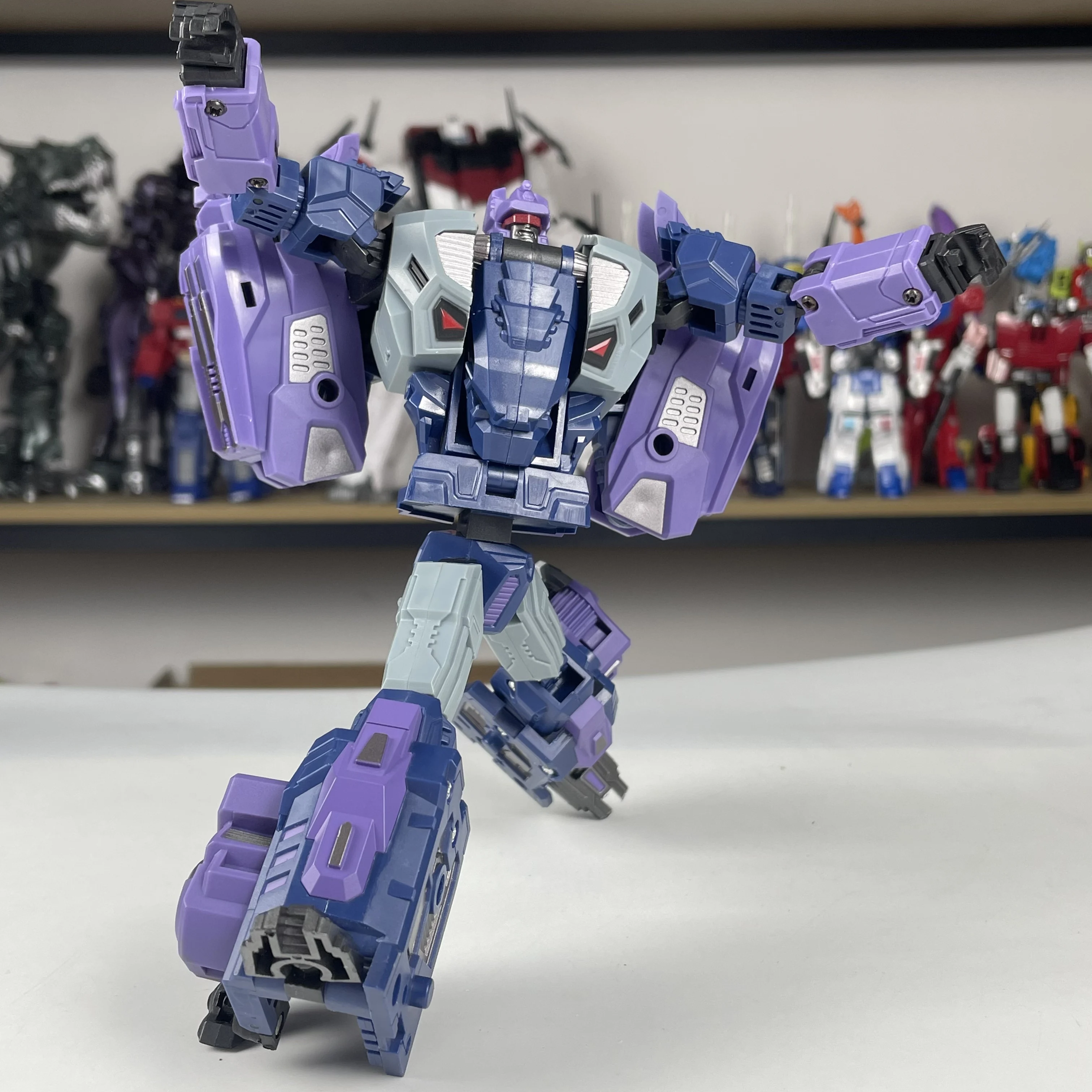 Jouets uniques UTO-01 Troll combinaison Armadillo fantôme sanglant ours figurine 17.5CM