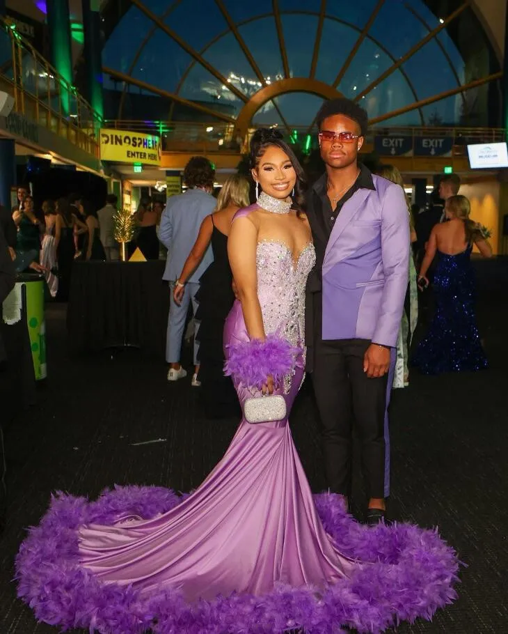 Lavender Ostrich Feather Trumept Black Girl Prom Dress Luxury Diamond Crystal Illusion Long Sleeve African Evening Gown