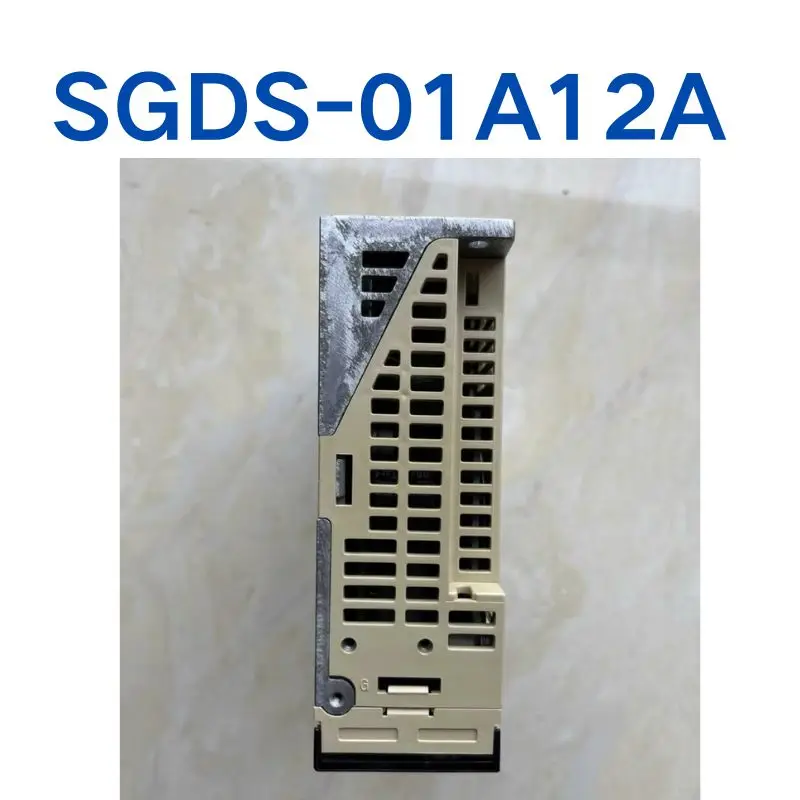 

Б/у сервопривод SGDS-01A12A, 100 Вт, протестирован, быстрая доставка.