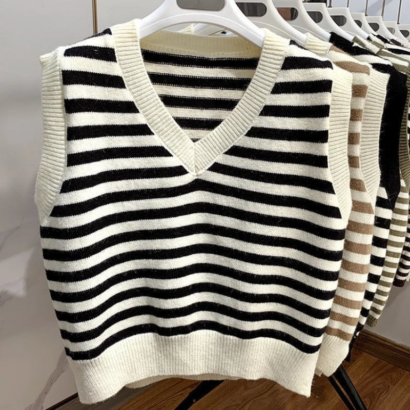 

Мужской полосатый вязаный жилет большого размера, пуловер с v-образным вырезом, модная модная верхняя одежда в корейском стиле на весну, осень-зиму, новинка 2023 года
