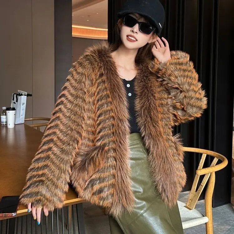 2026 Winter New Women's Fake Fur Coat Fashion Commuter Short V-neck Striped Coat
