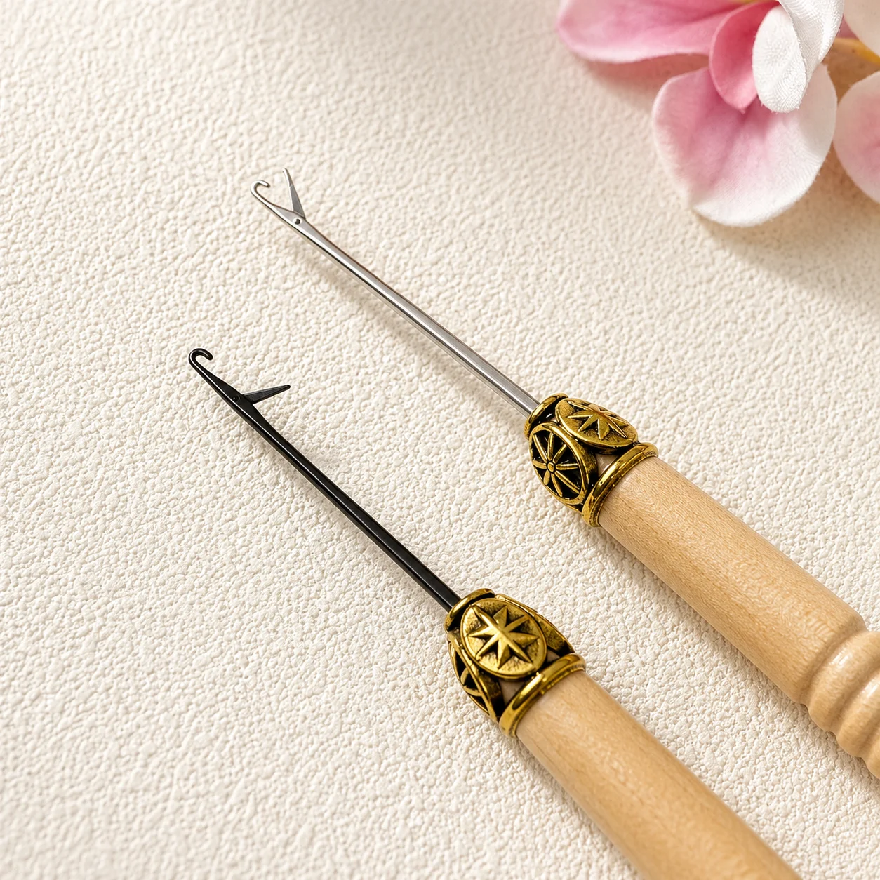 Hair Extension Crochet Hook Needle with Wooden Handle for Micro Ring Bead Hair Extensions Tool
