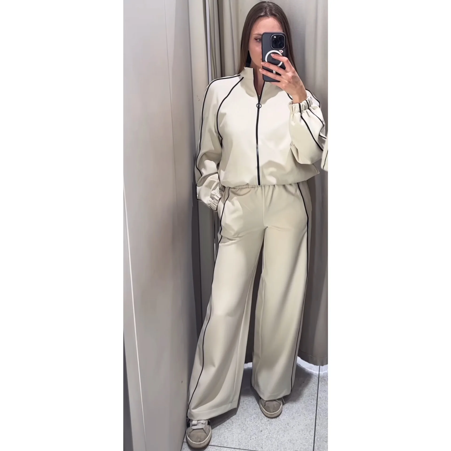 

Стильный белый повседневный черный женский костюм с длинным рукавом, куртка с эластичной резинкой на талии, широкие брюки, модный спортивный костюм 2025 года, винтажный