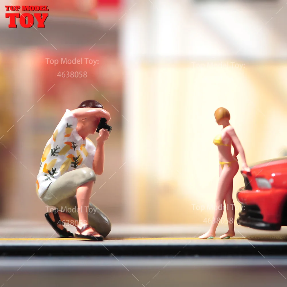 Painted Miniatures 1/24 1/64 1/43 1/87 Photo Taking Man with Camera Male Scene Props Figures Model Miniature Car Accessory Toy