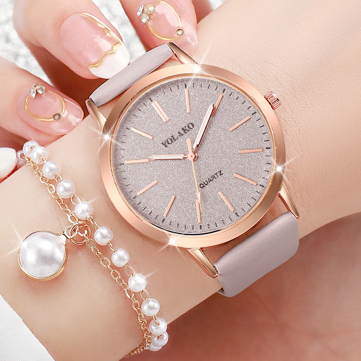 4PCS/Set Fashion Starry Sky Dial Women Watches Casual Leather Band Quartz Wrist Watch Pearls Jewelry Set（Without Box）