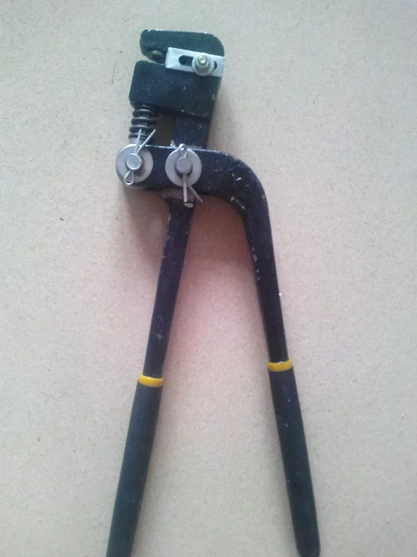 Manual punching pliers with aluminum edge luminescent characters Metal character screw hole pliers Stainless word side punch