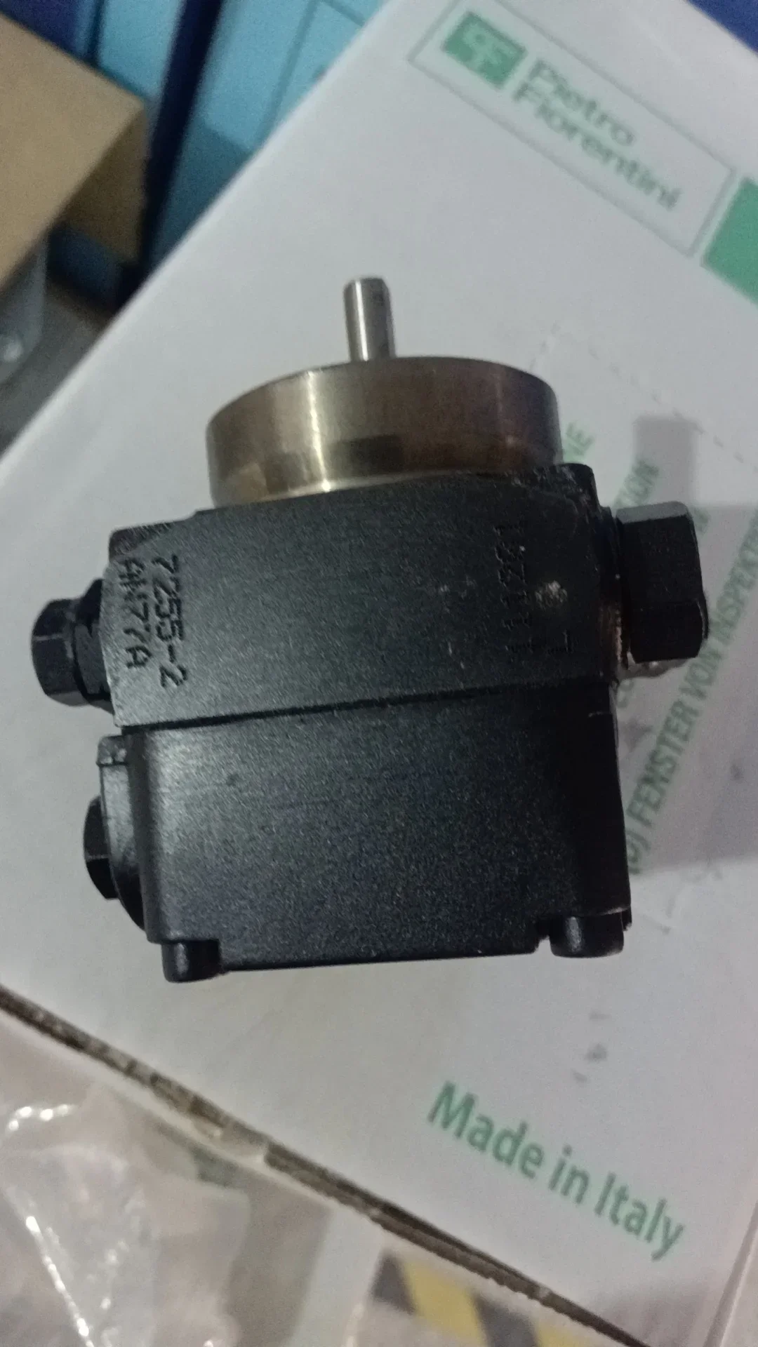 在庫あり SUNTEC AN77A7255 オイルポンプ。フランス製純正品。バーナー交換部品、アクセサリー