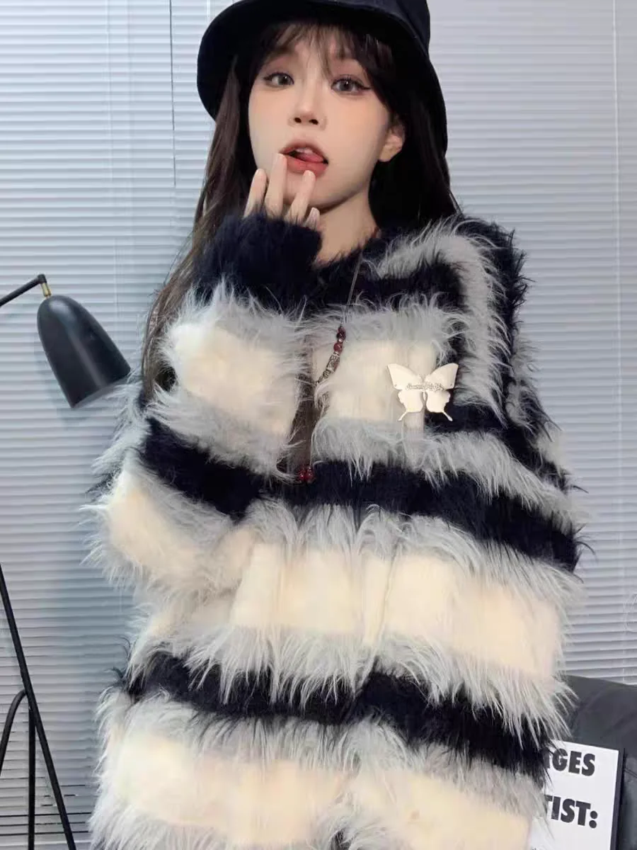 

Popular Spring 2026 New Y2k Women's sweater Stripe Pattern Knitwear Sweater Casual Contrast Color Knitted Men's Female clothing