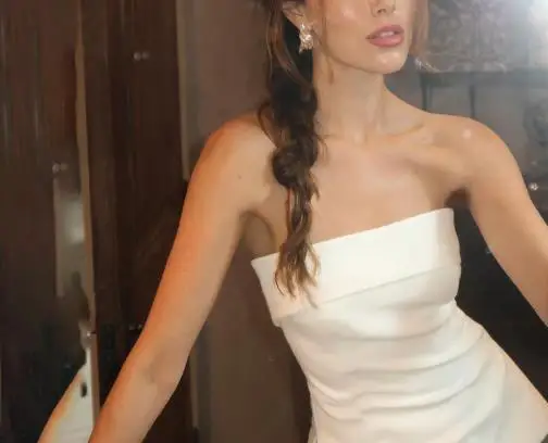 بلوزة نسائية صيفية جديدة بلون سادة بدون أكمام وظهر عريض وفتحة واسعة بدون حمالات مثيرة للنساء