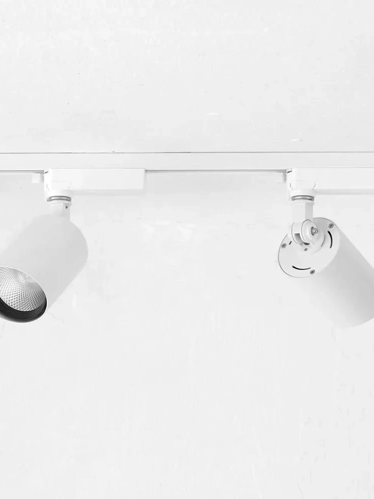 Creative commercial spotlight track