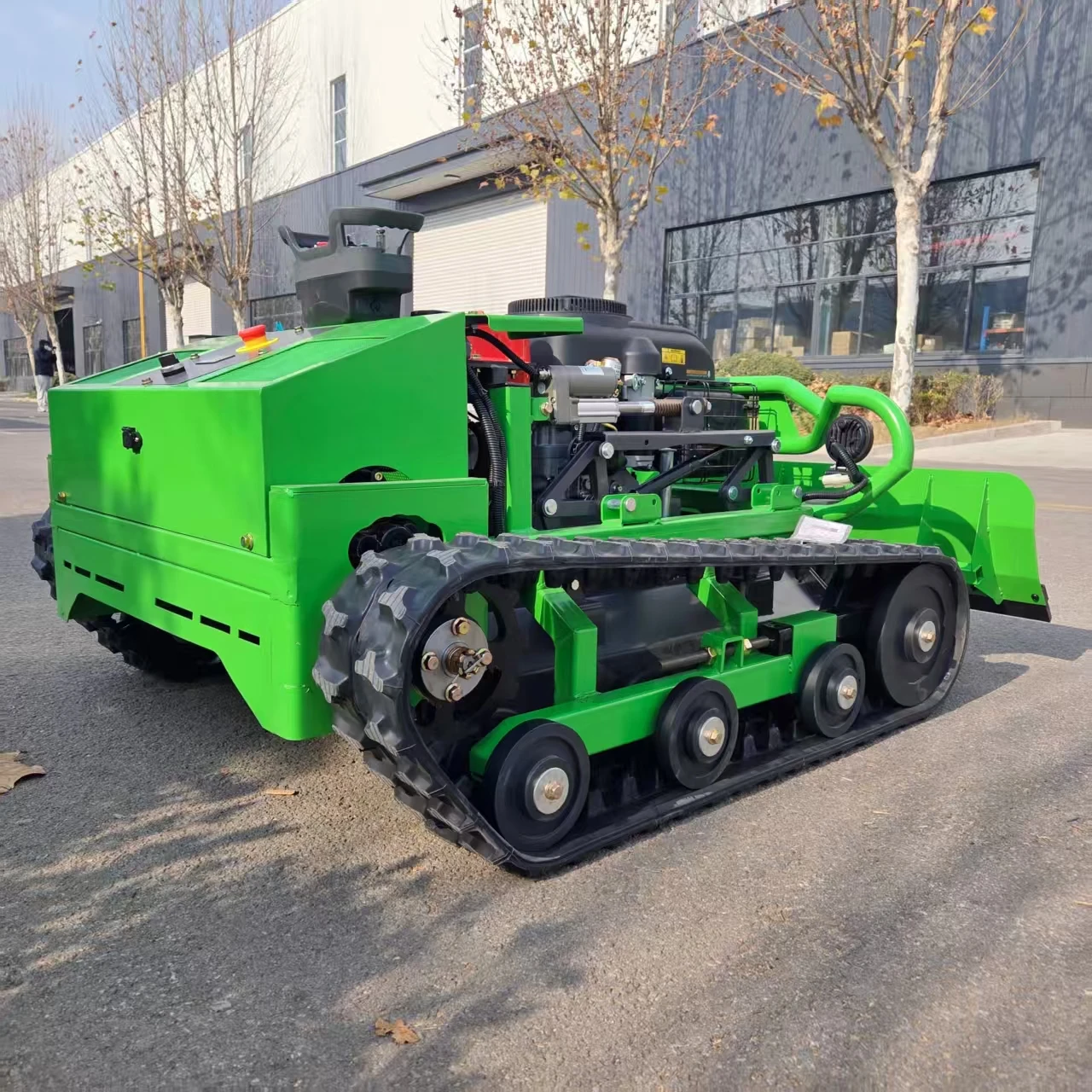 

Customized RC Lawn Mower, Rechargeable Remote Control Grass Cutter with Snow Shovel, Safe and Durable, Perfect for Home Garden