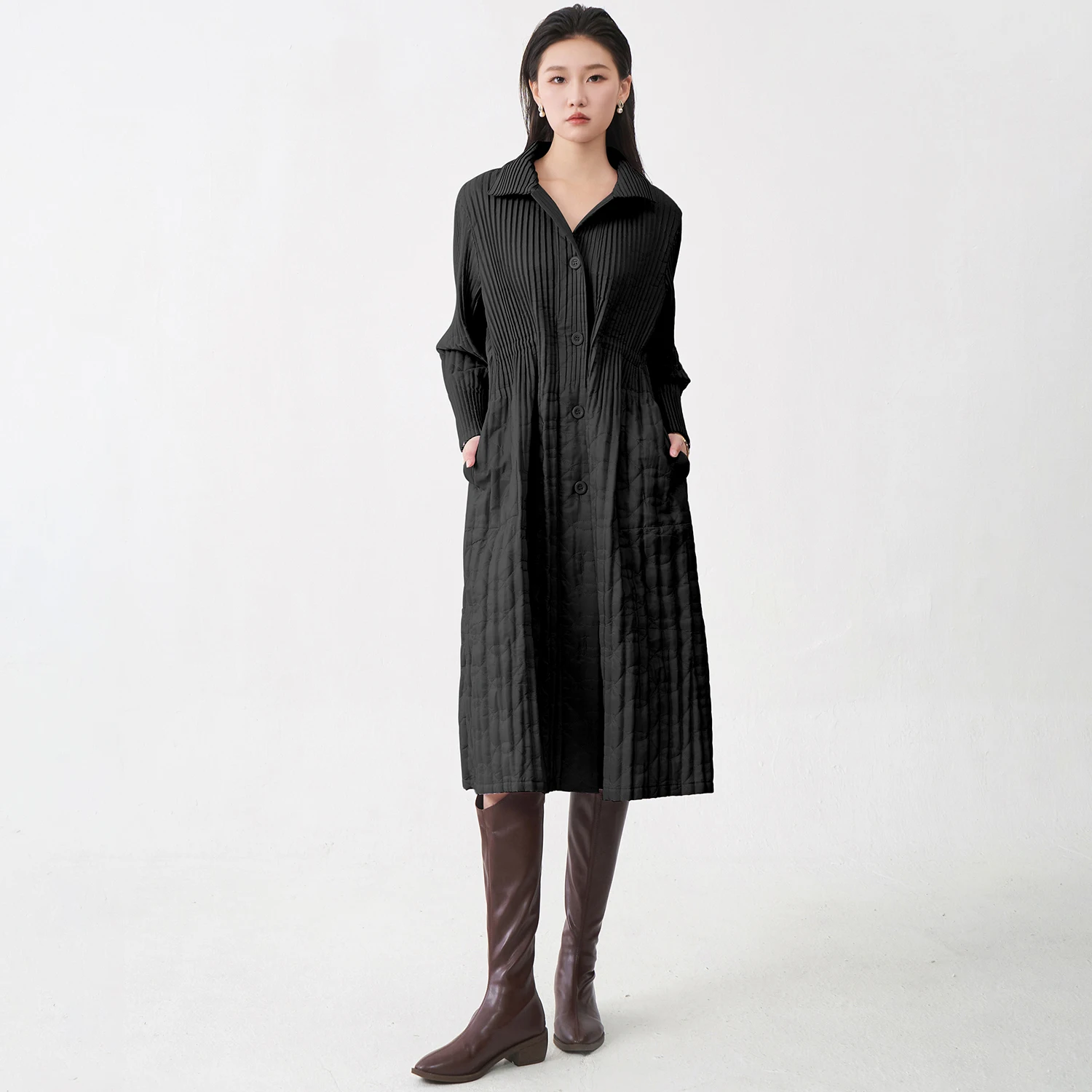 Cappotto in cotone plissettato Miyake 2025 Cappotto invernale in cotone di media lunghezza allentato versione coreana Cappotto moda donna di alta qualità