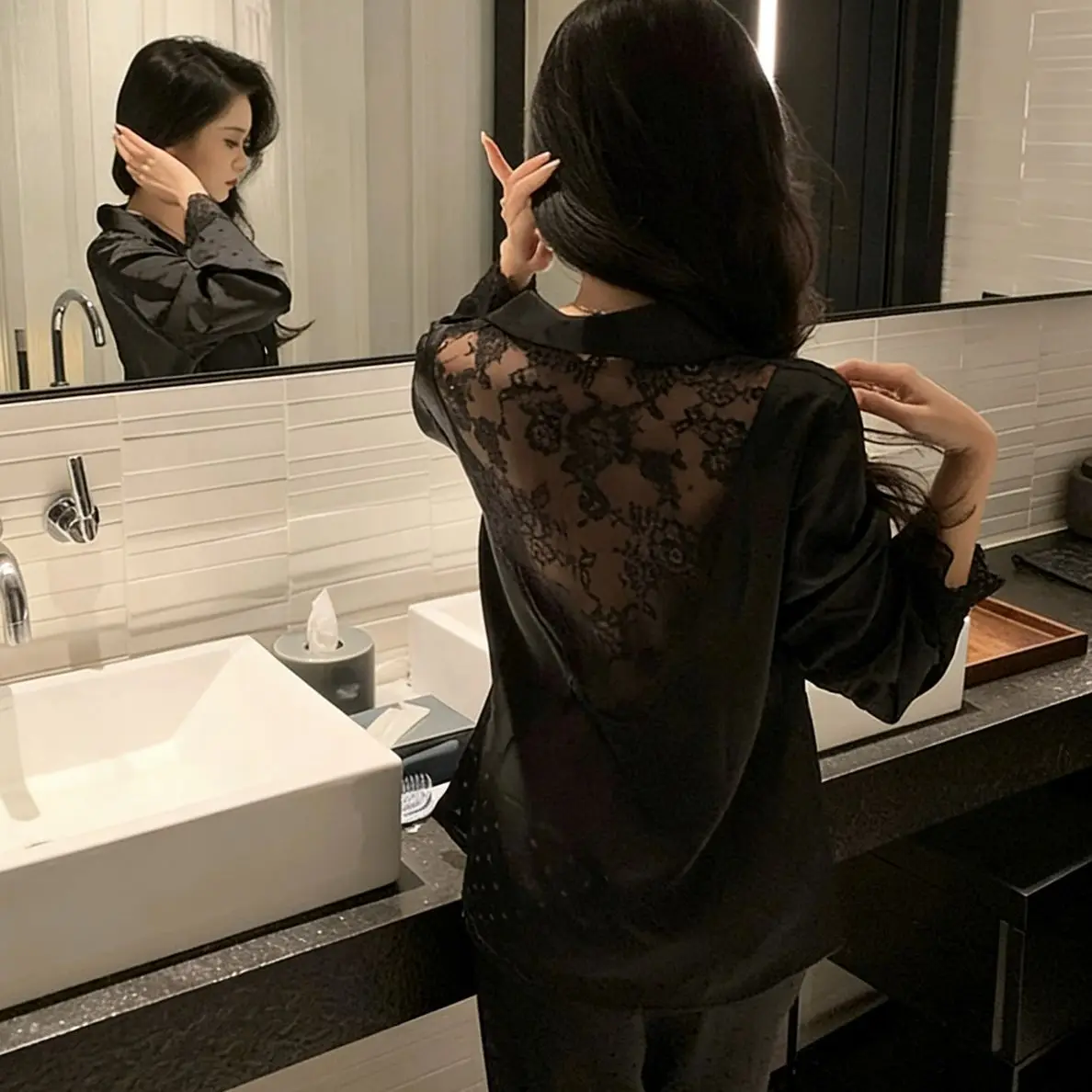

Ice Silk Pajamas for Women Spring Autumn Sexy Lace Back Hollow Light Luxurious High-End Home Clothes 2026 New Style Sleepwear