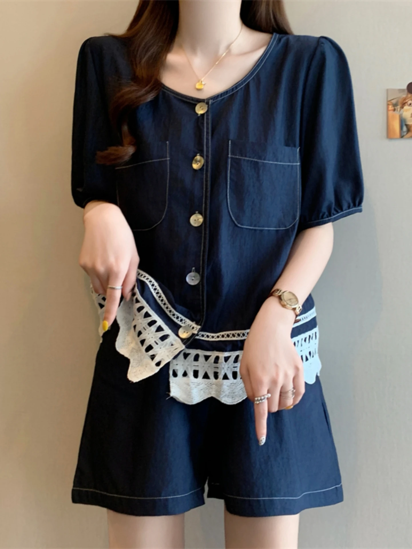 

plus Size Summer Women's Fashion Set with Lace Trim Denim Shirt And Shorts Conceal Flattering High-End Feel Short Sleeve Butt...