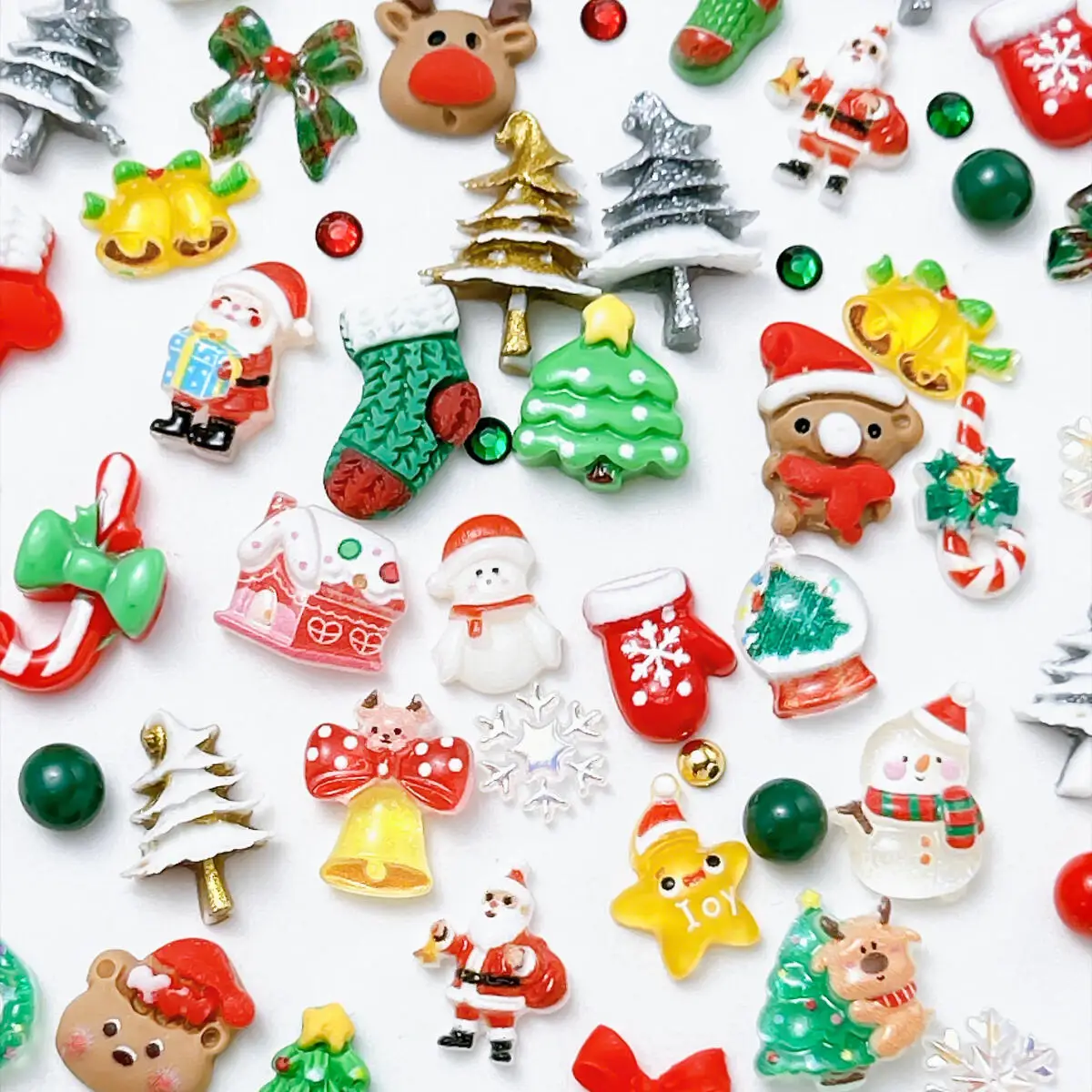 30PCS 3D Creative Simulated Christmas Series Resin Nail Charms Cute Santa Claus Snowman Bell Elk Mixed Nail Art Decorations DIY