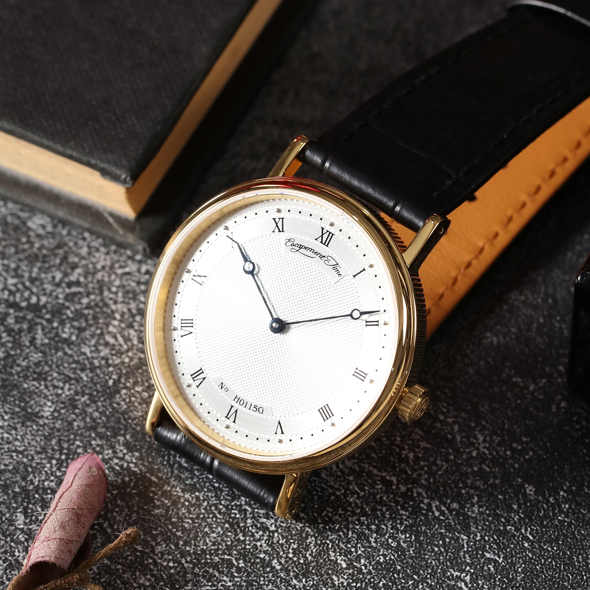 【Escapement Time】 Quarzwerkuhr, 38,5 mm Gehäuse, wasserdicht, 50 m, blauer Hand zur Wärmebehandlung – Detail 5