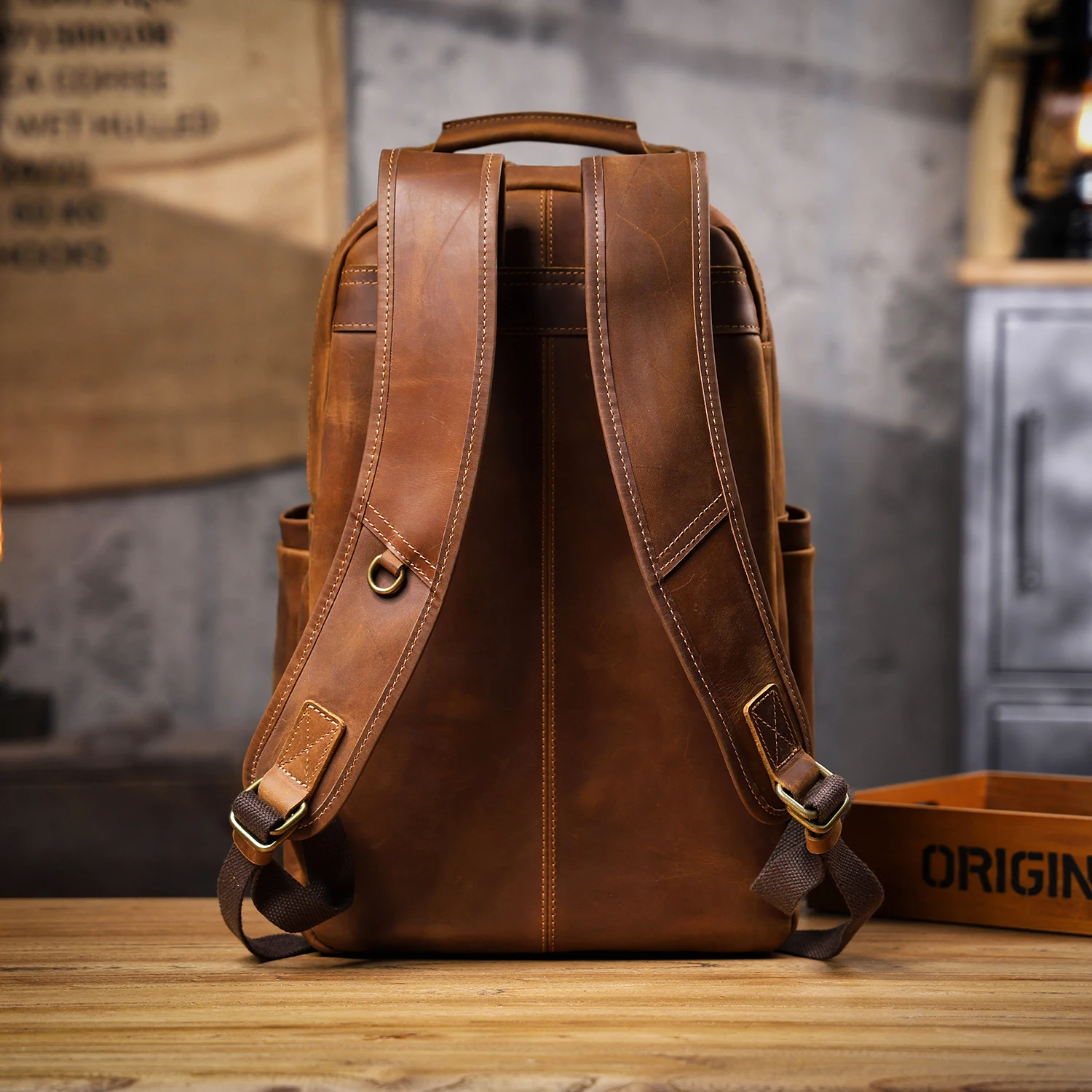 Vintage handgefertigter Rucksack aus hochwertigem Echtleder für Herren, Leder-Laptop-Umhängetasche, Crazy Horse Schultasche, modisch für Männer – Detail 9
