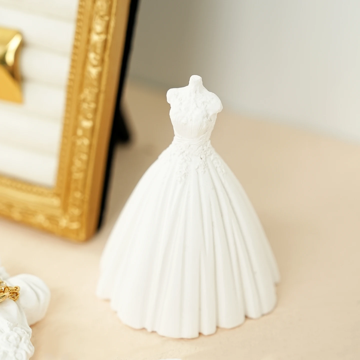 

Подставка для фоторамки с вертикальным цветочным узором, подставка для ожерелья, модель ювелирного бюста ручной работы с противоскользящим основанием, компактный магазин