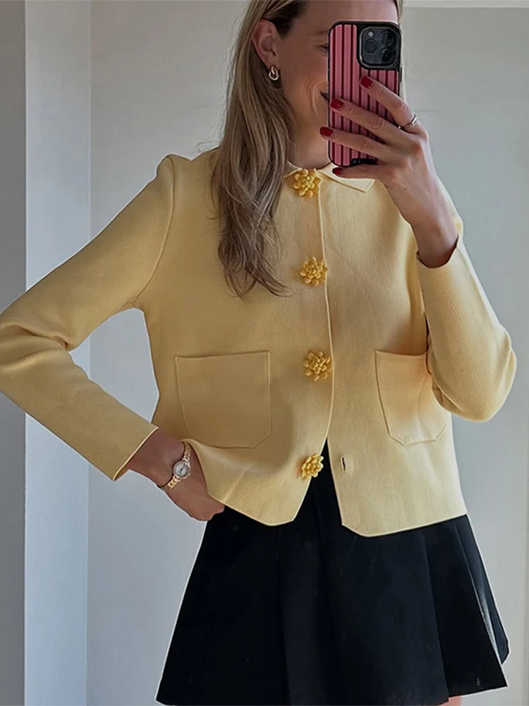 

Casual Flower Decoration Button Cardigan Women Chic Lapel Singe-breasted Pockets Female Sweater Fashion Solid Lady Outerwears