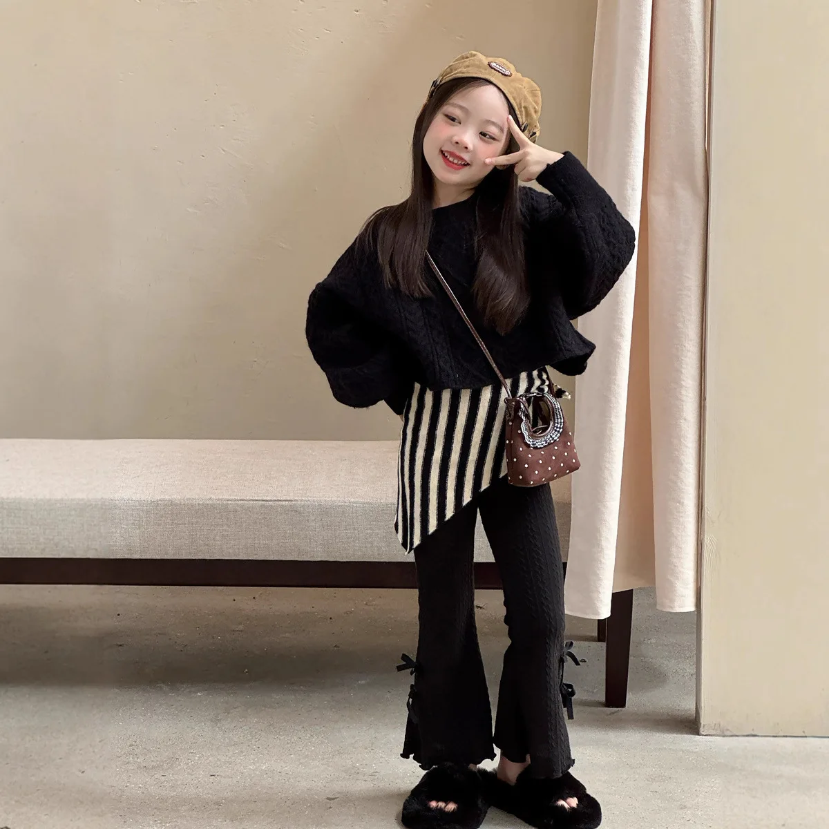 2025 New Elastic Flared Pants for Girls in Autumn Three-dimensional Butterfly Bow Micro Flared Pants