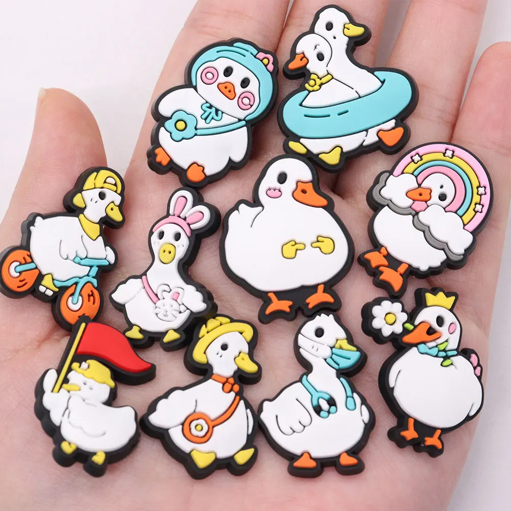 Neuankömmling 1 stücke Schuh Charms Cartoon Tier niedlich weiße Ente Zubehör PVC Kinderschuhe Schnallen passen Armbänder Geburtstags geschenk