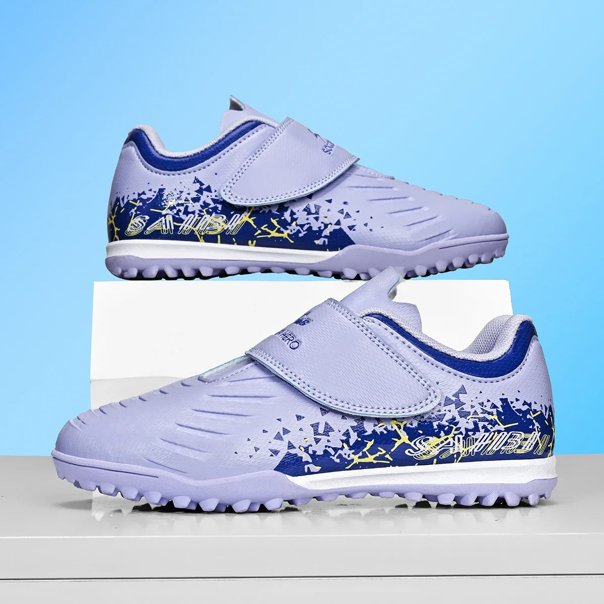 

New Children Soccer ShoesSociety School Football Boots Cleats Grass Sneakers Boys Girl Outdoor Athletic Training Sports Footwear