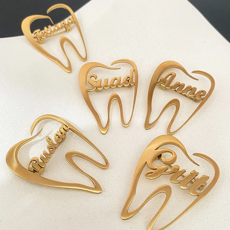 

Professional Personalized Teeth Dentist Name Brooch Pins Stainless Steel for Men Women Doctor Nurse Tooth Shape Custom Cloth Pin