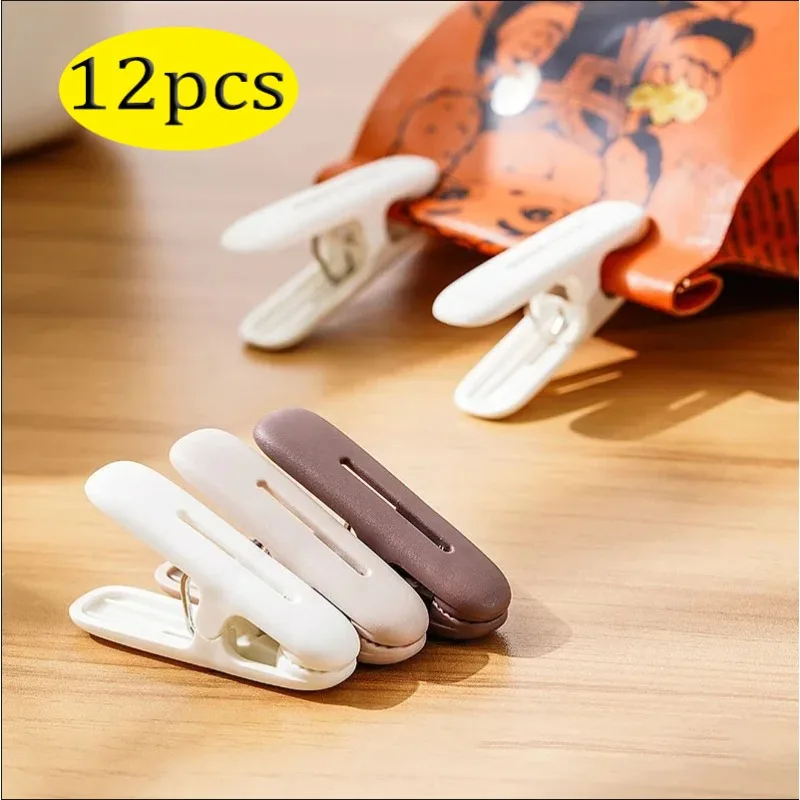 

12Pcs/Pack Plastic Clothes Pegs Laundry Clips with Hanging Rope Multifunctional Windproof Towels Socks Clothespin Hangers